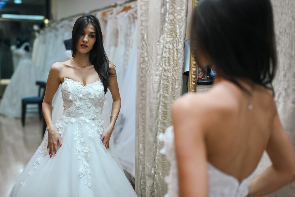 Venčanica sa dubokim dekolteom – Afrodita Beograd